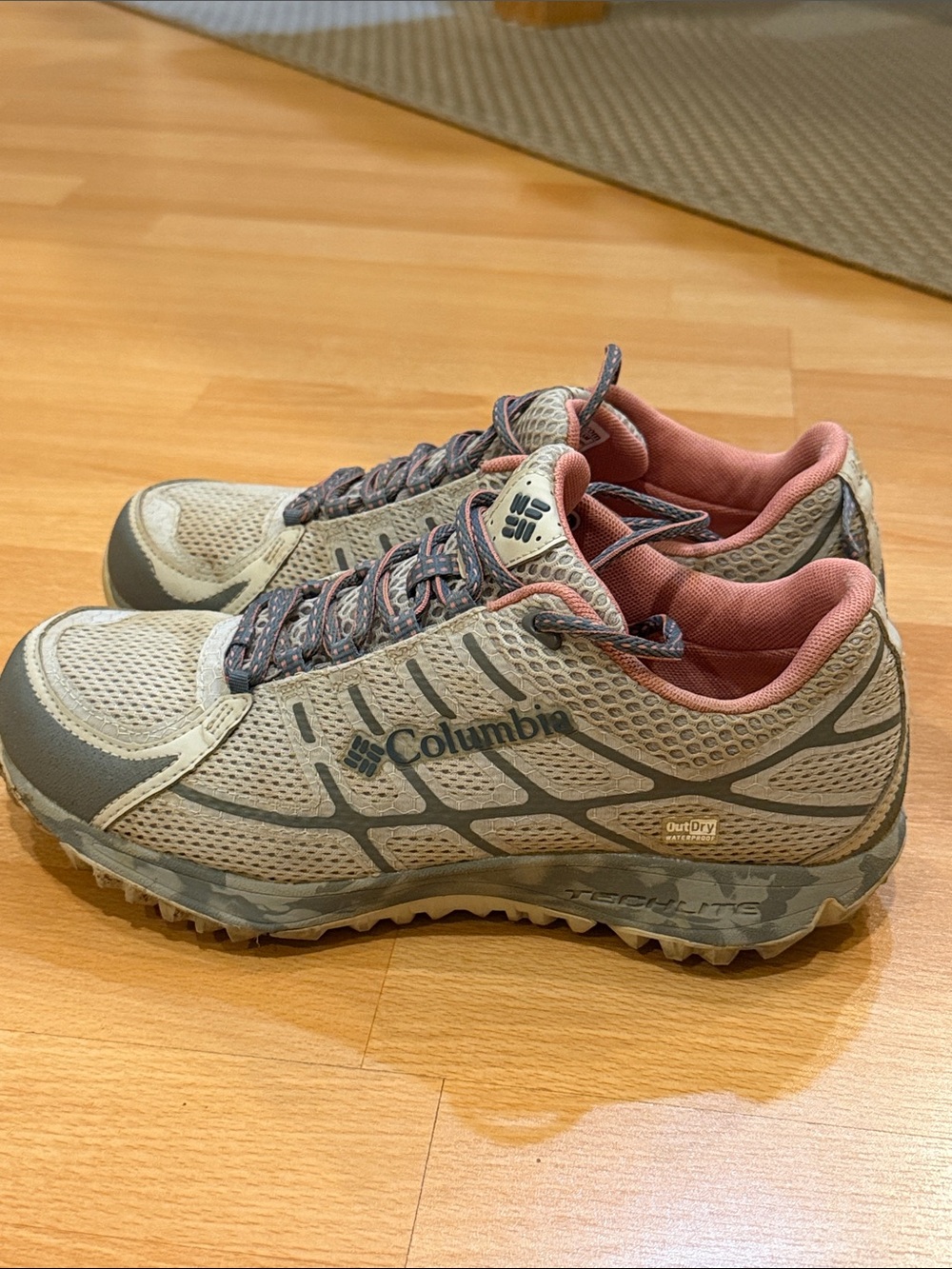 Columbia Women’s Lightweight Trail Shoes in Beige with Pink Lining